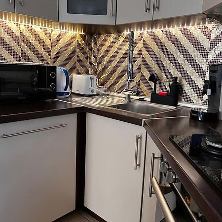 Airport Road/Repter Koezeli Haz Privat Parkoloval Apartment Budapesta Exterior foto