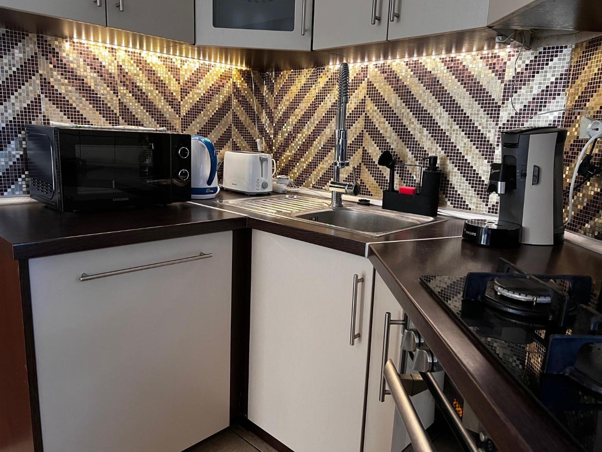 Airport Road/Repter Koezeli Haz Privat Parkoloval Apartment Budapesta Exterior foto