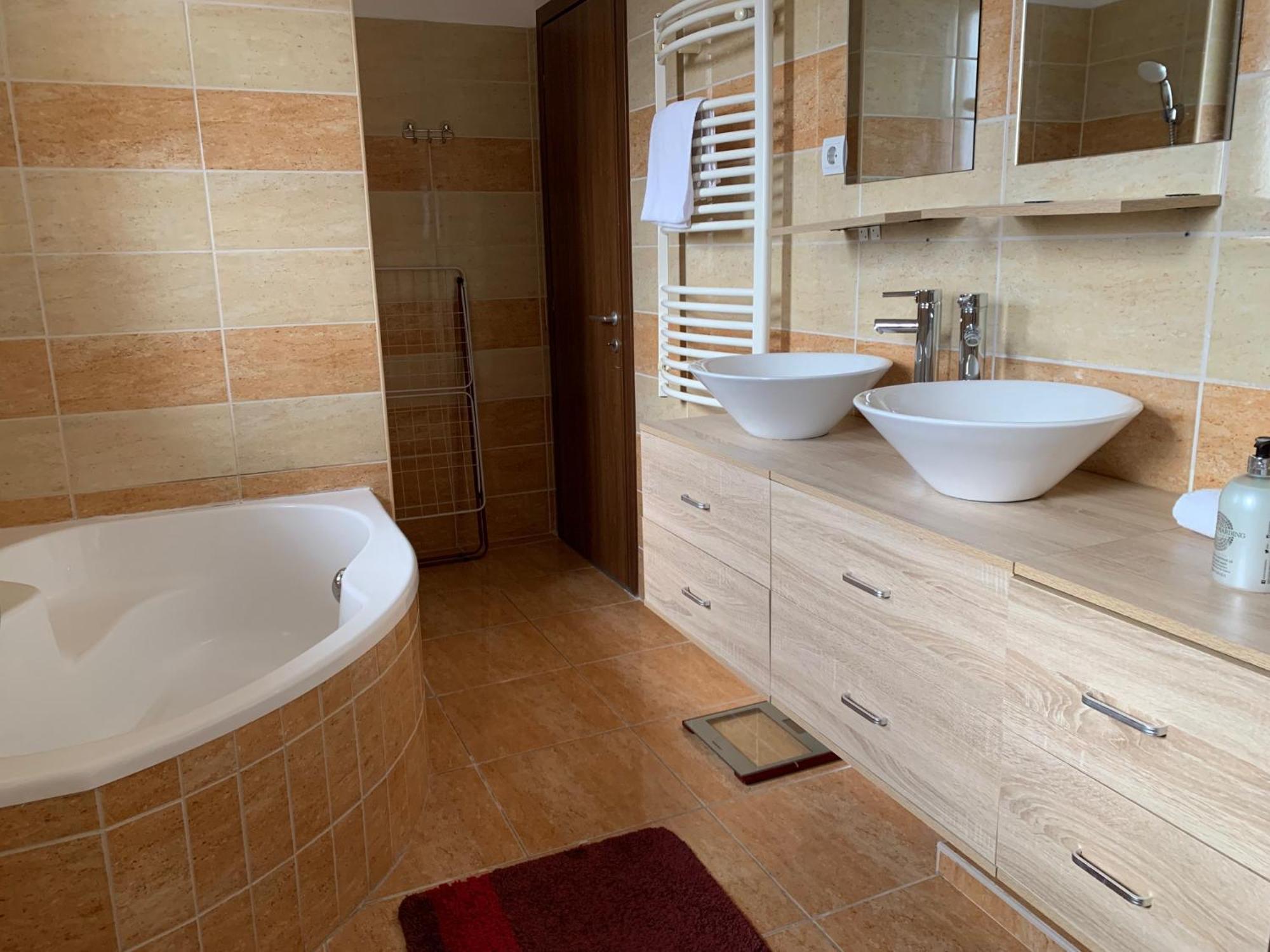 Airport Road/Repter Koezeli Haz Privat Parkoloval Apartment Budapesta Exterior foto