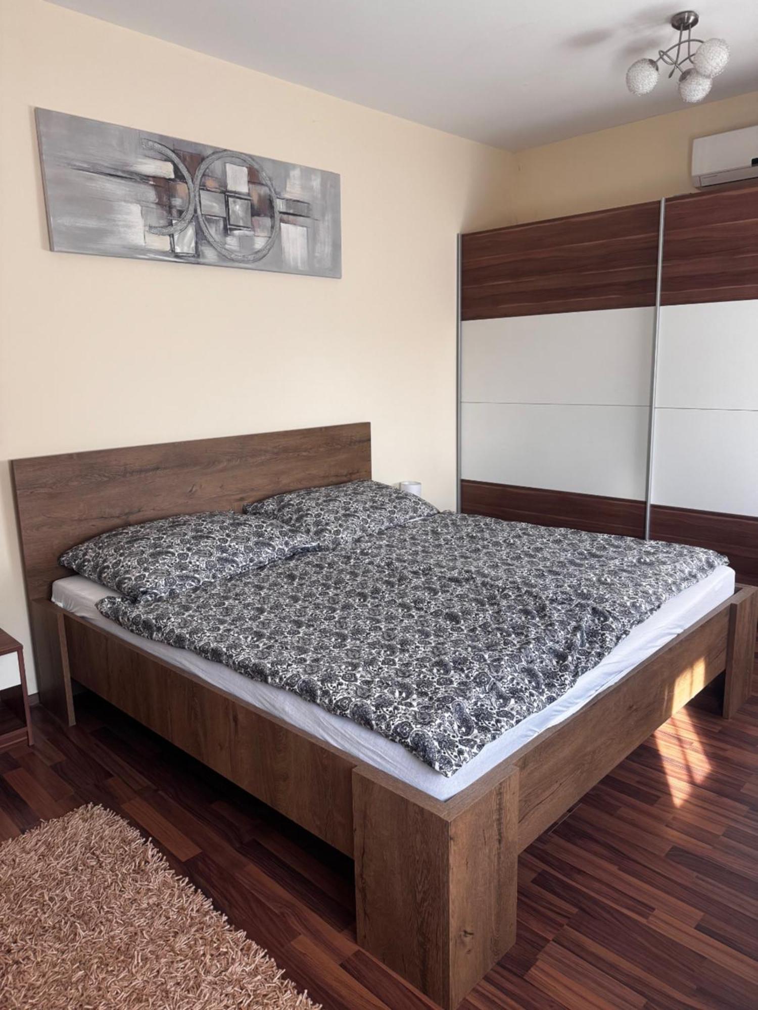 Airport Road/Repter Koezeli Haz Privat Parkoloval Apartment Budapesta Exterior foto
